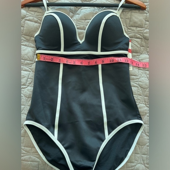 NWT SPANX Sweetheart One Piece Swimsuit Bathing Suit Built-In Bra Underwire - Picture 12 of 16